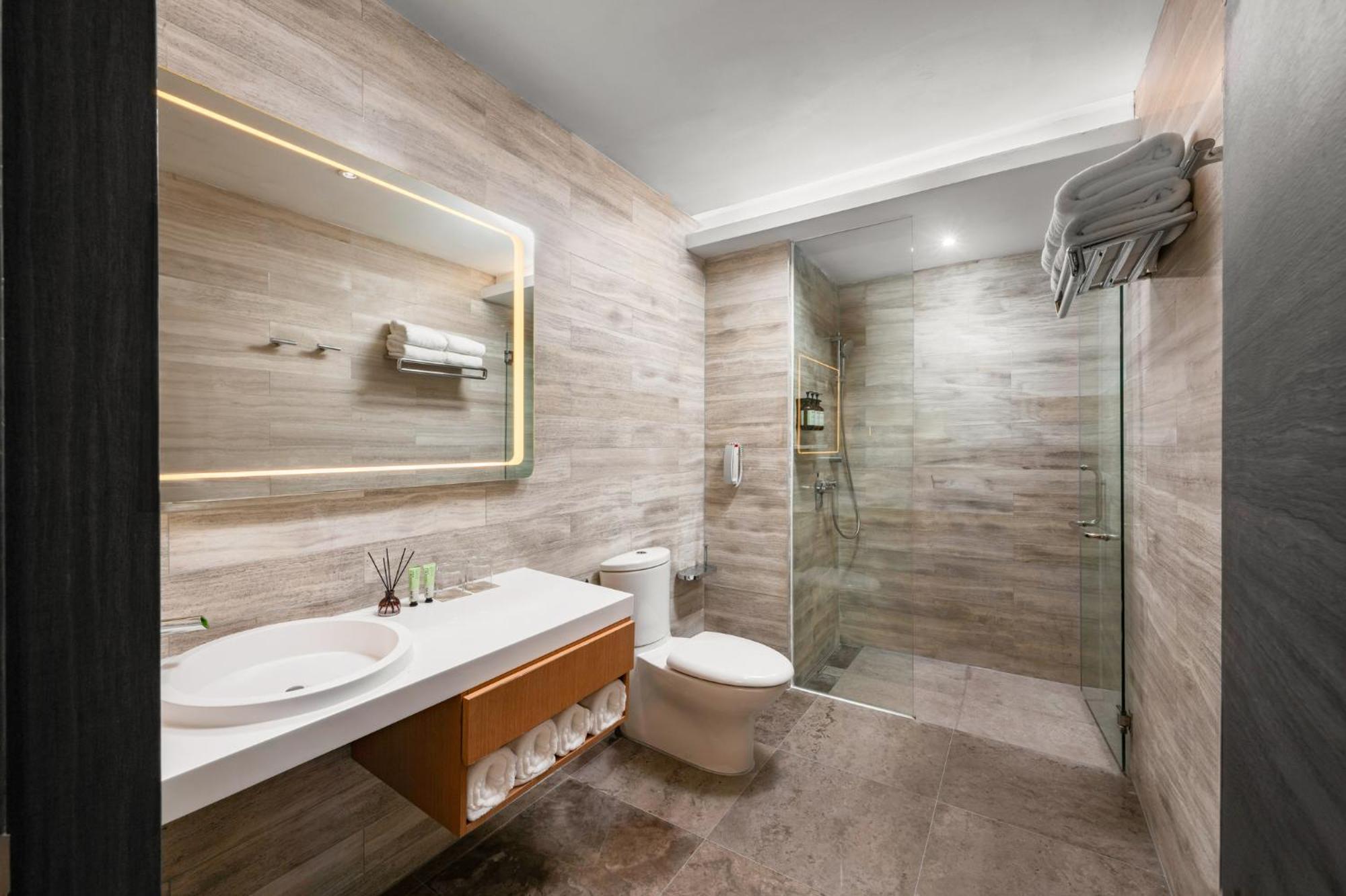 ホテル フレイザー プレイス プテリ ハーバー ヌサジャヤ エクステリア 写真 Bathroom